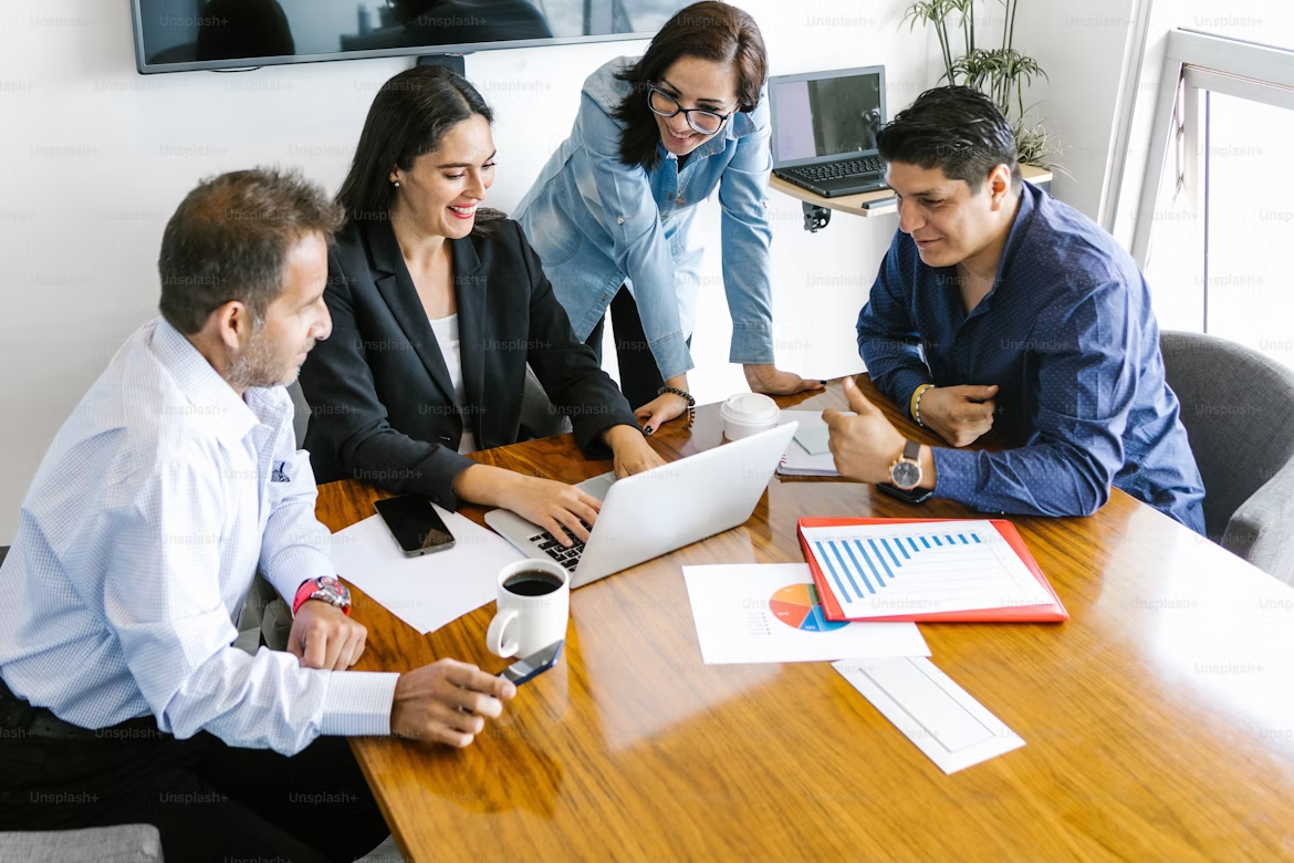 Equipo de construcción trabajando